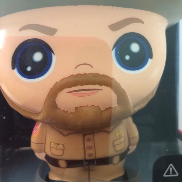 Stranger Things Hopper - Picture 1 of 7